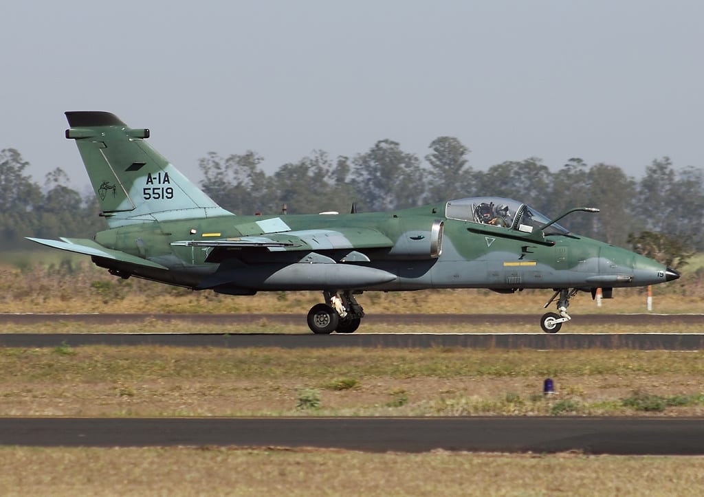 AMX A-1 Brésilien — chasseur 4e gen — Brésil
