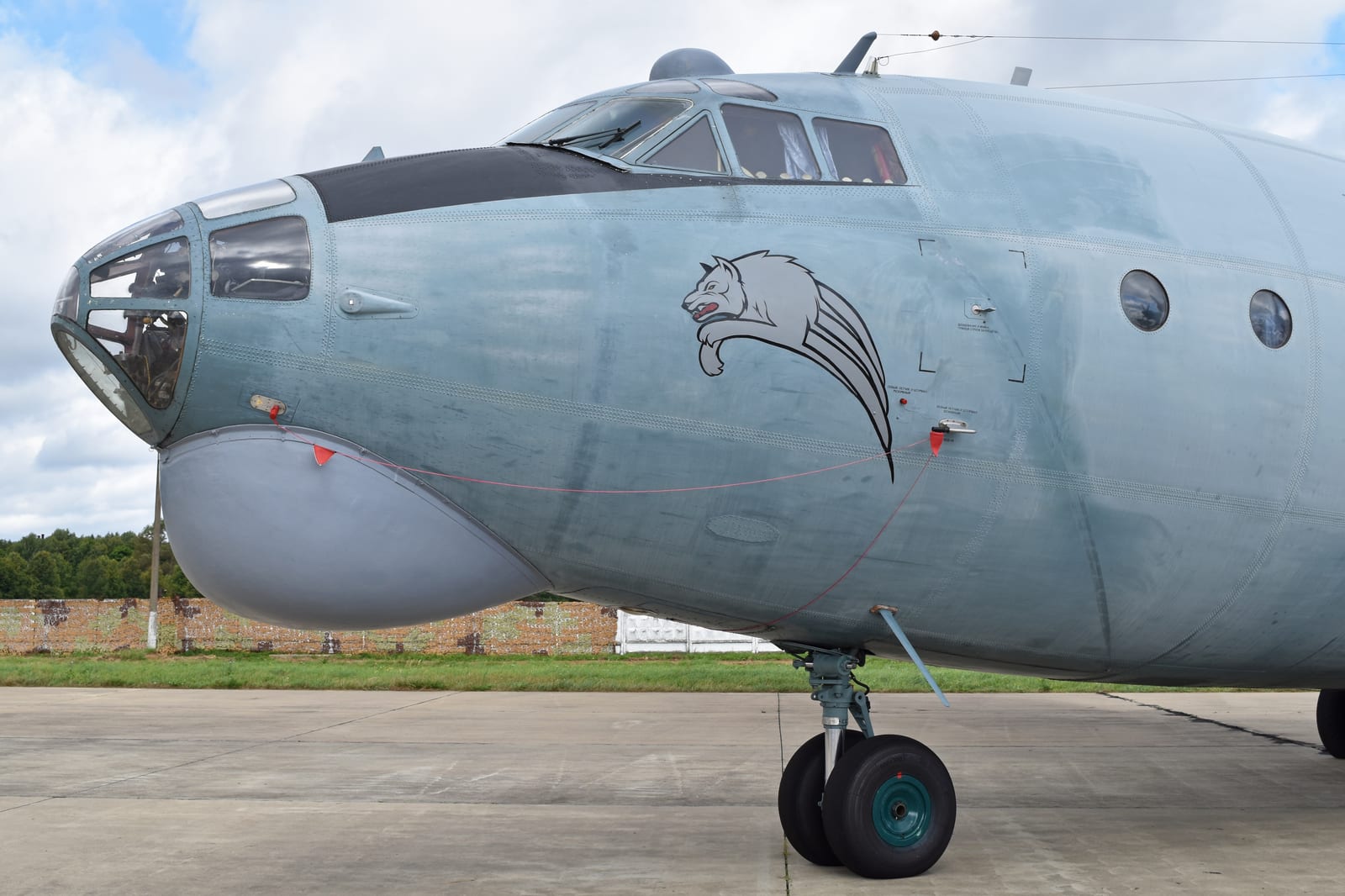 Antonov An-12 — chasseur 1e gen — Russie