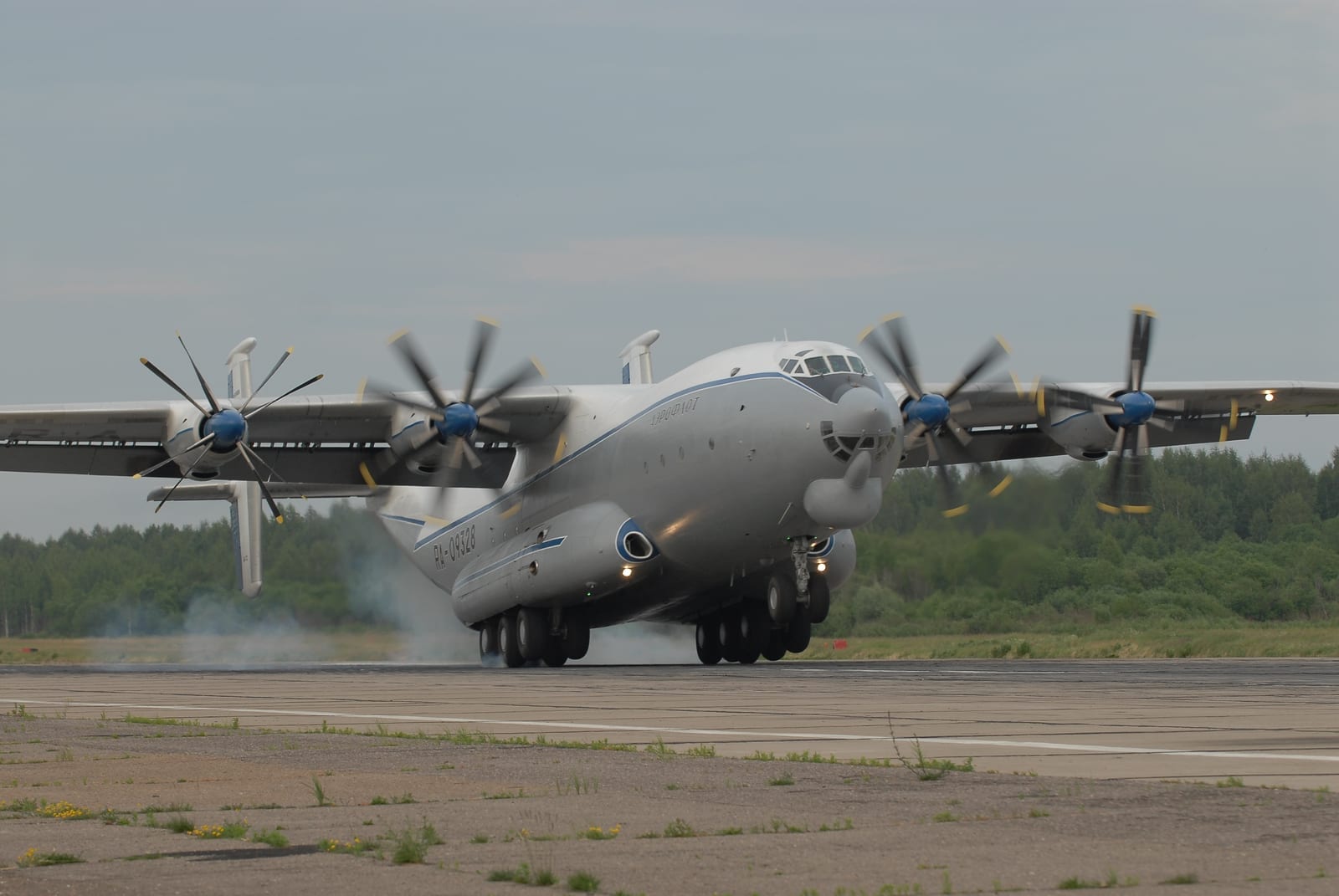 Antonov An-22 Antei — chasseur 2e gen — Ukraine