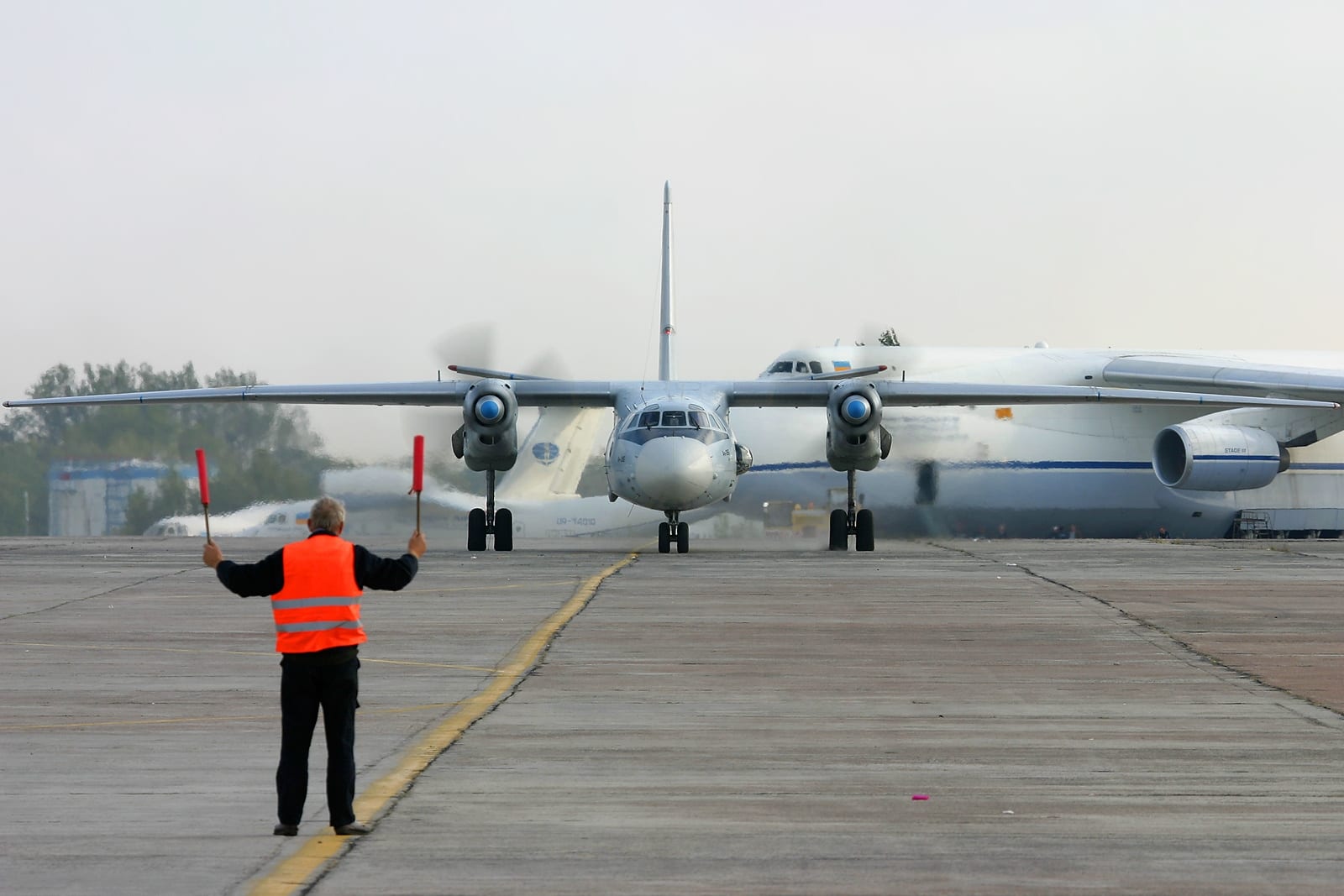 Antonov An-26 — chasseur 2e gen — Ukraine