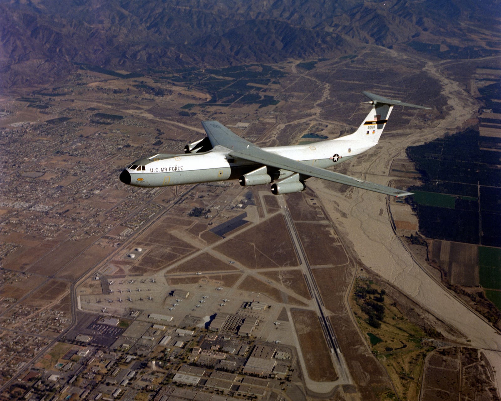C-141 Starlifter — chasseur 2e gen — États-Unis
