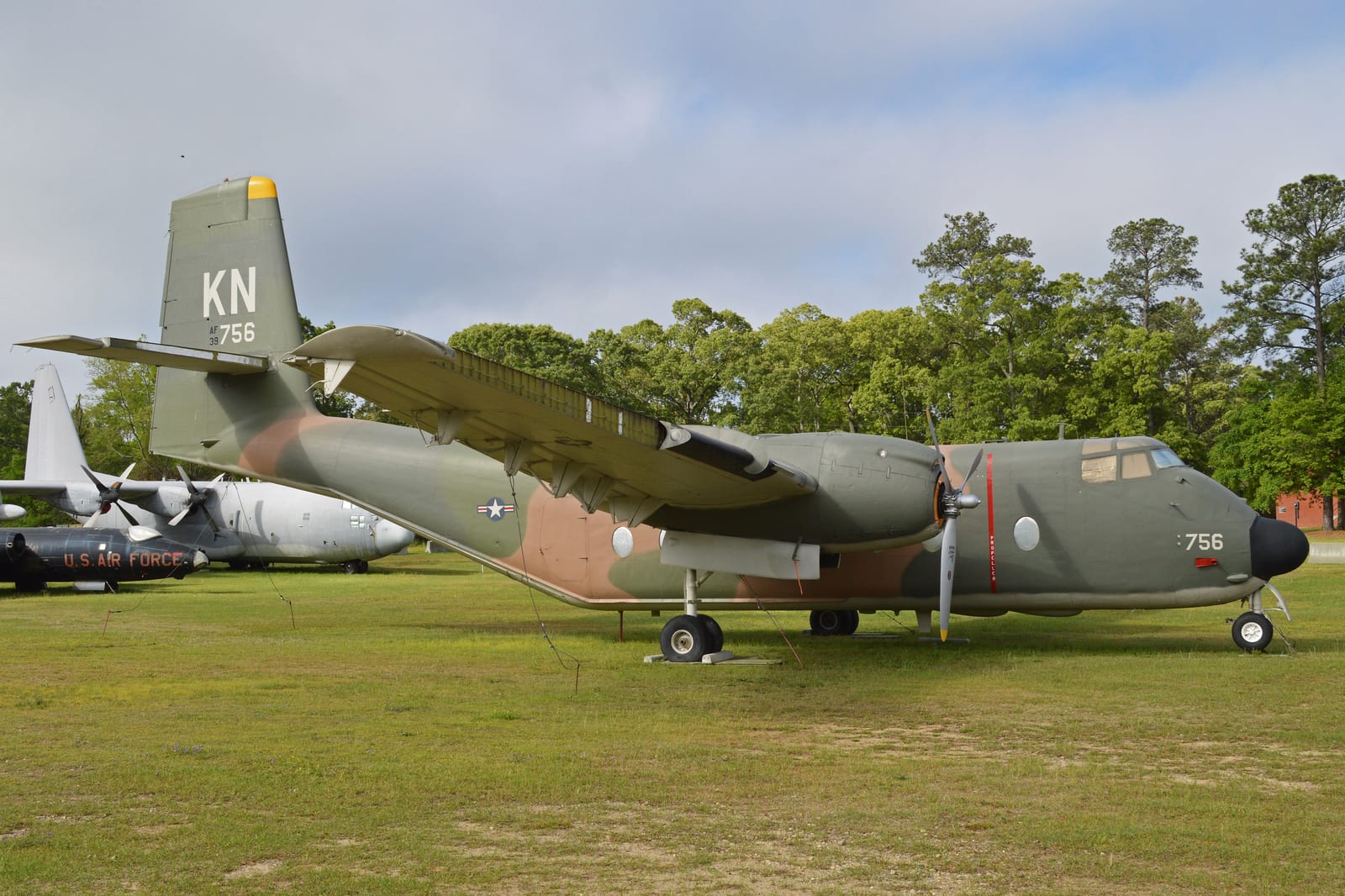 DHC-4 Caribou — chasseur 1e gen — Canada