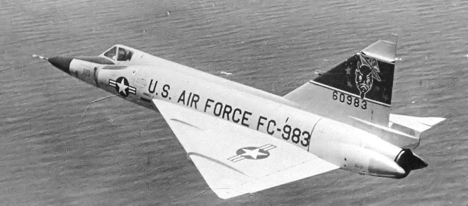 F-102 Delta Dagger — chasseur 2e gen — États-Unis