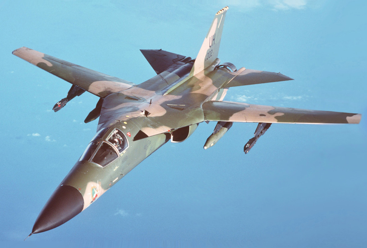 F-111 Aardvark — chasseur 3e gen — États-Unis