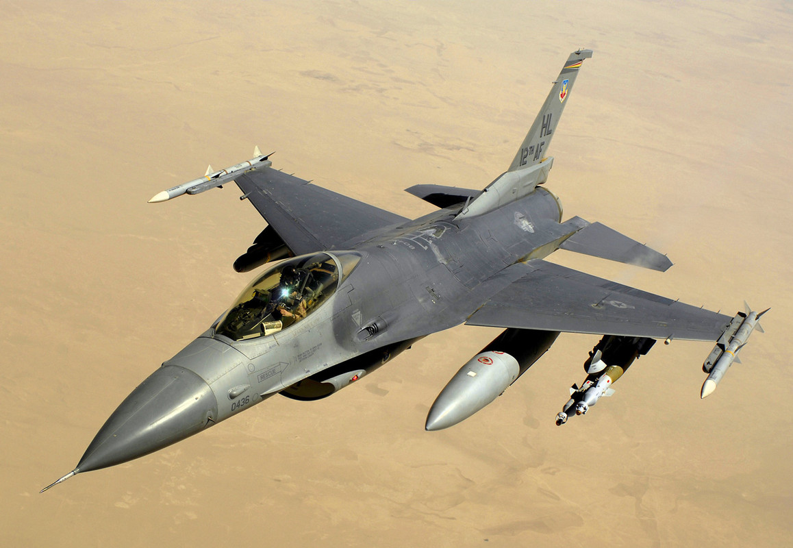 F-16 Fighting Falcon — chasseur 4e gen — États-Unis