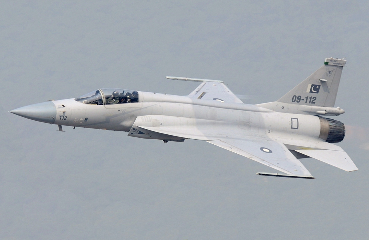 Chengdu FC-1/JF-17 — chasseur 4e gen — Chine