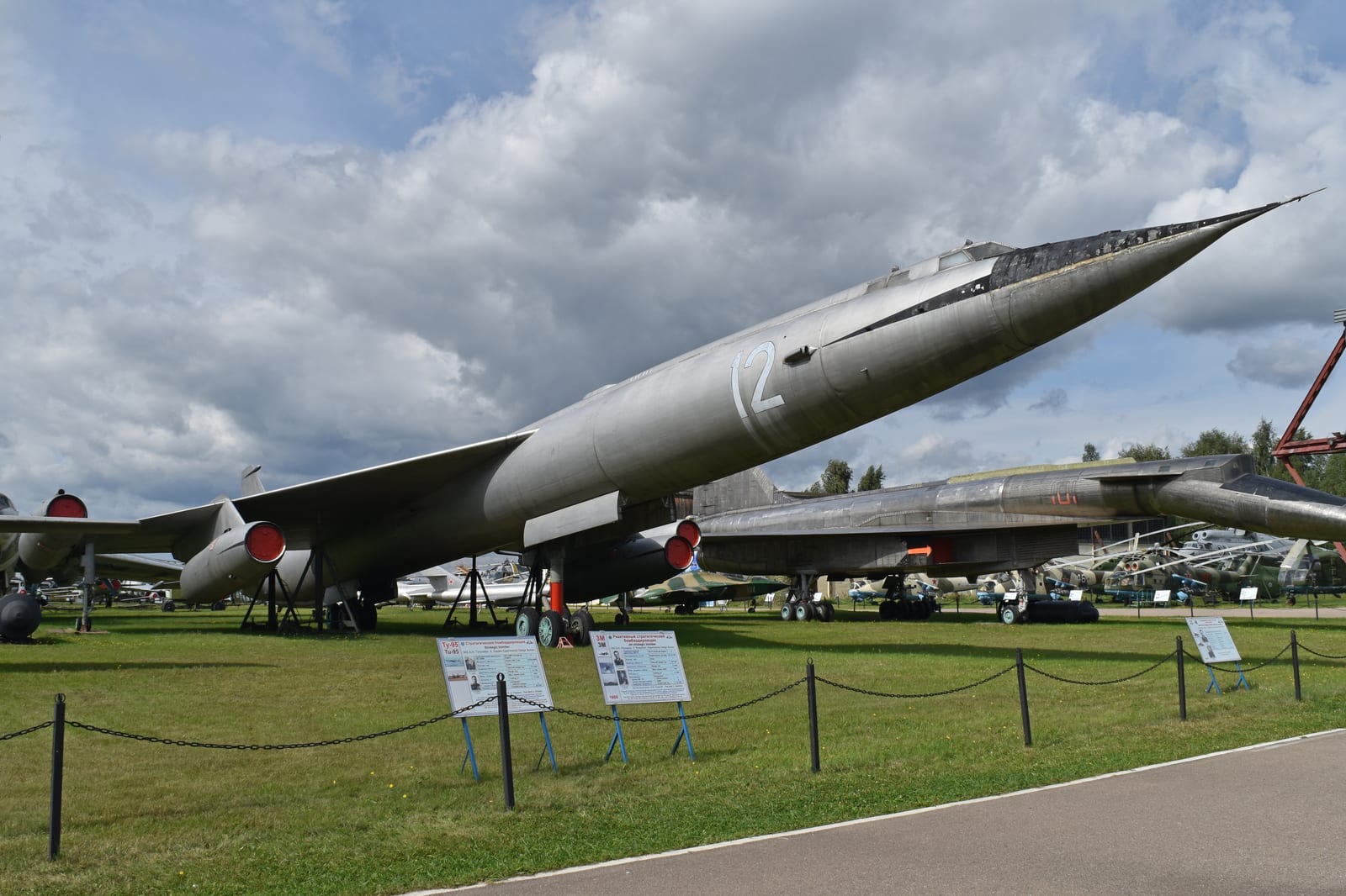 Myasishchev M-50 — chasseur 2e gen — Russie