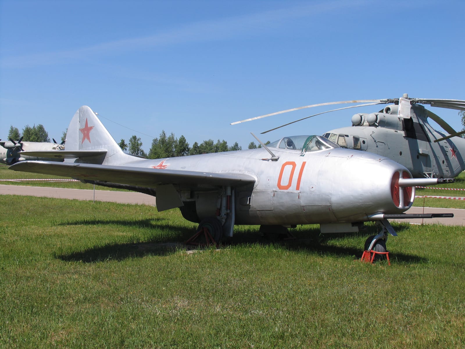 MiG-9 — chasseur 1e gen — Russie