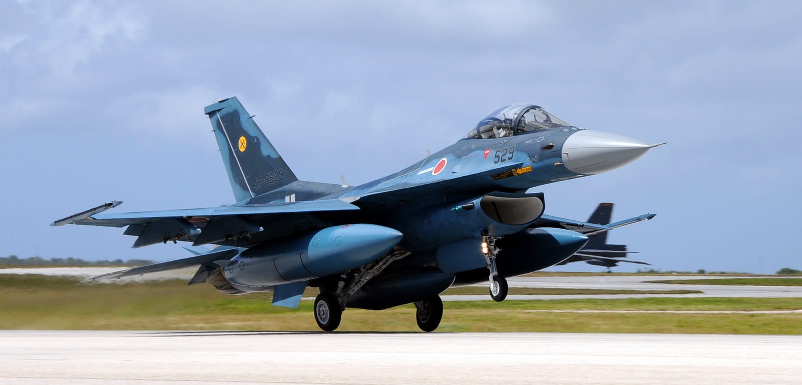 Mitsubishi F-2 — chasseur 4e gen — Japon