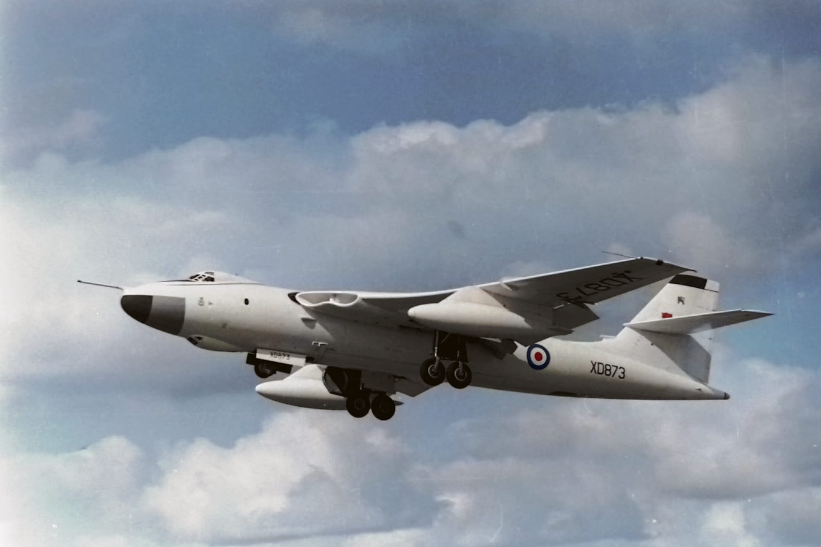 Vickers Valiant — chasseur 1e gen — Royaume-Uni