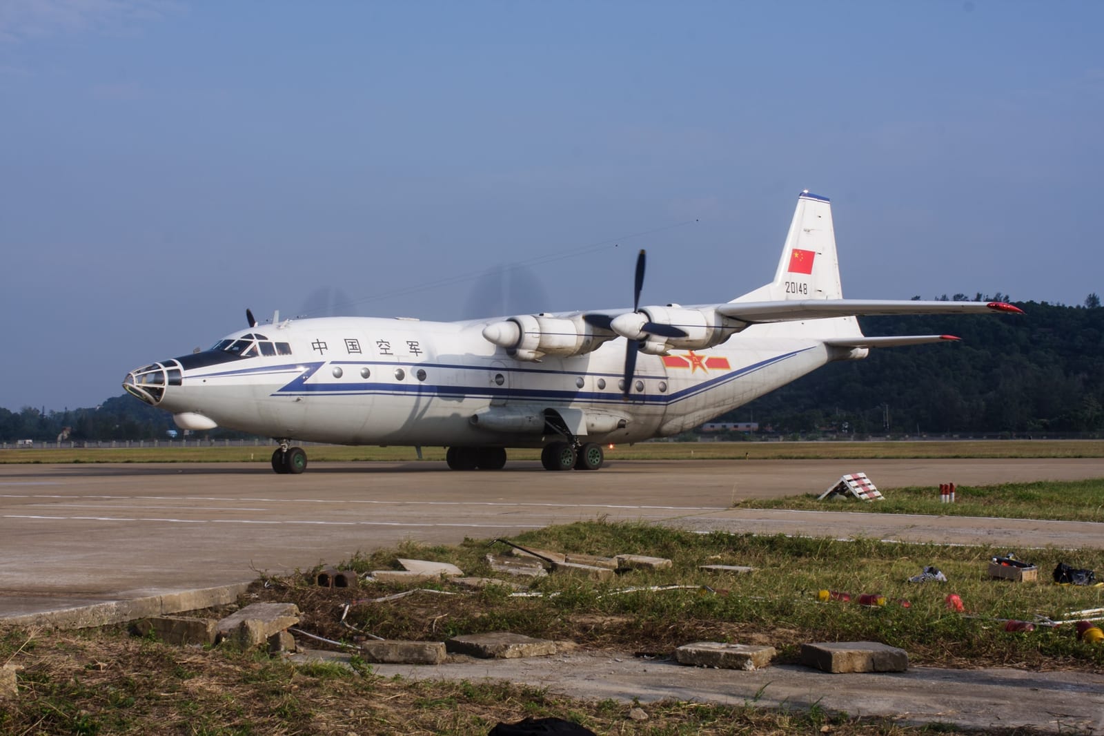 Shaanxi Y-8 — chasseur 2e gen — Chine