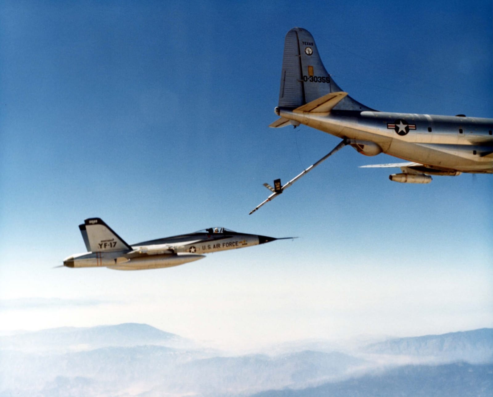 YF-17 Cobra — chasseur 4e gen — États-Unis
