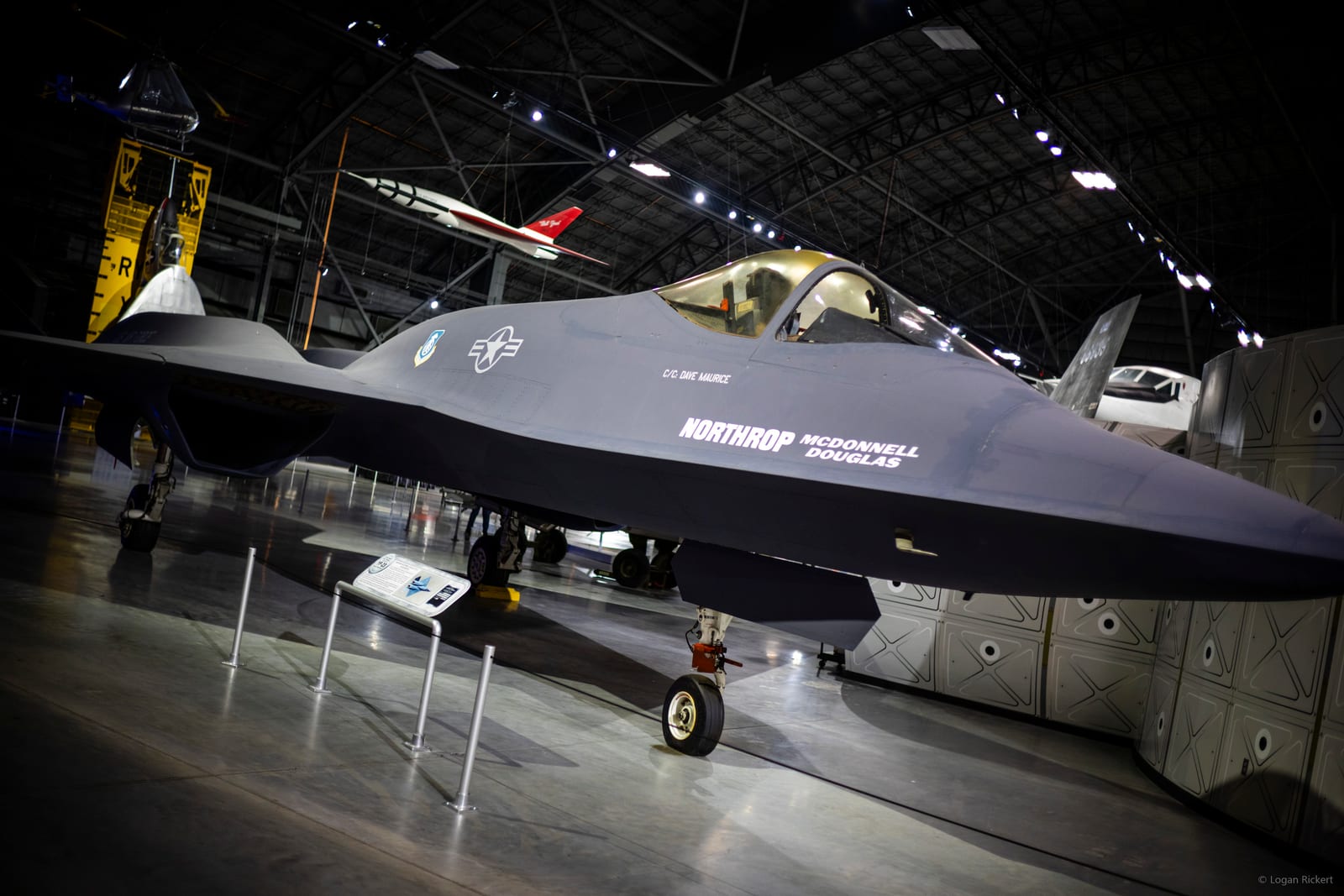 YF-23 Black Widow II — chasseur 5e gen — États-Unis